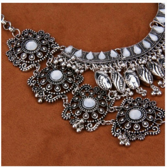 RE-STOCK !! Vintage Style Boho Statement Necklace - Picture 3 of 7